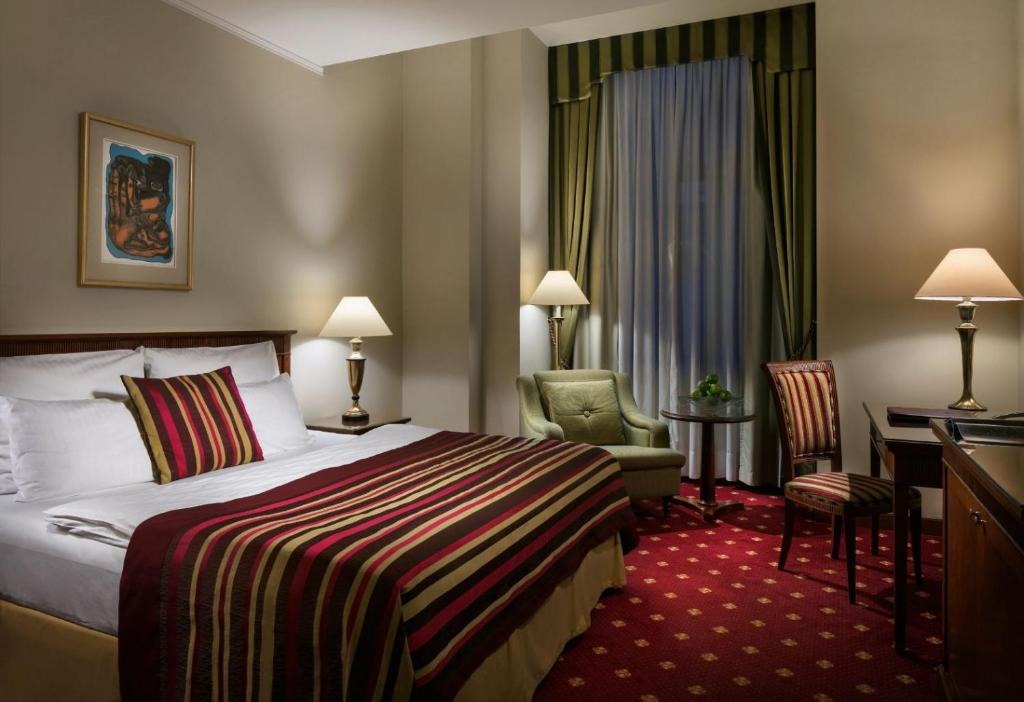 هتل آرت نوو پالاس